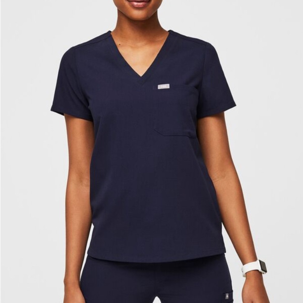 FIGS Women’s Catarina One-Pocket Scrub Top